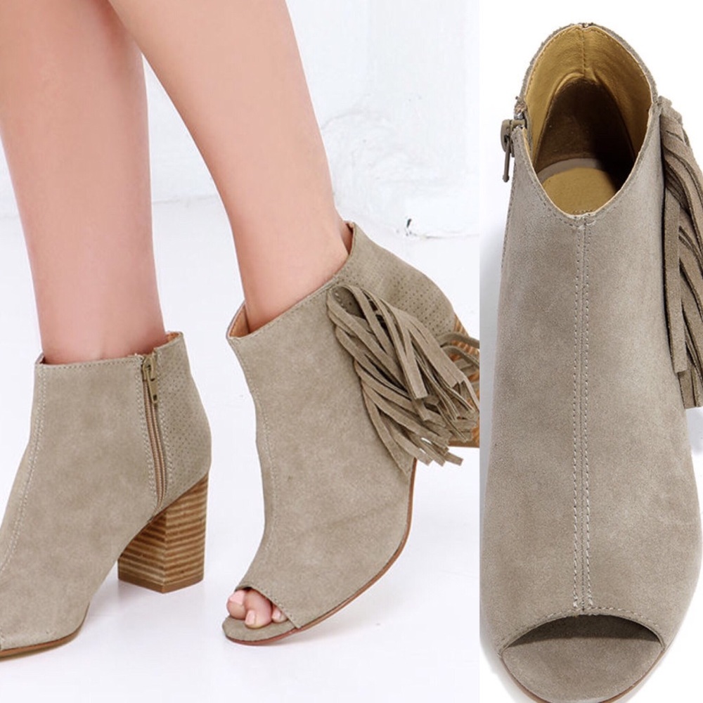 NWT KENSIE ERIKA FRINGE BOOTIES - 8.5